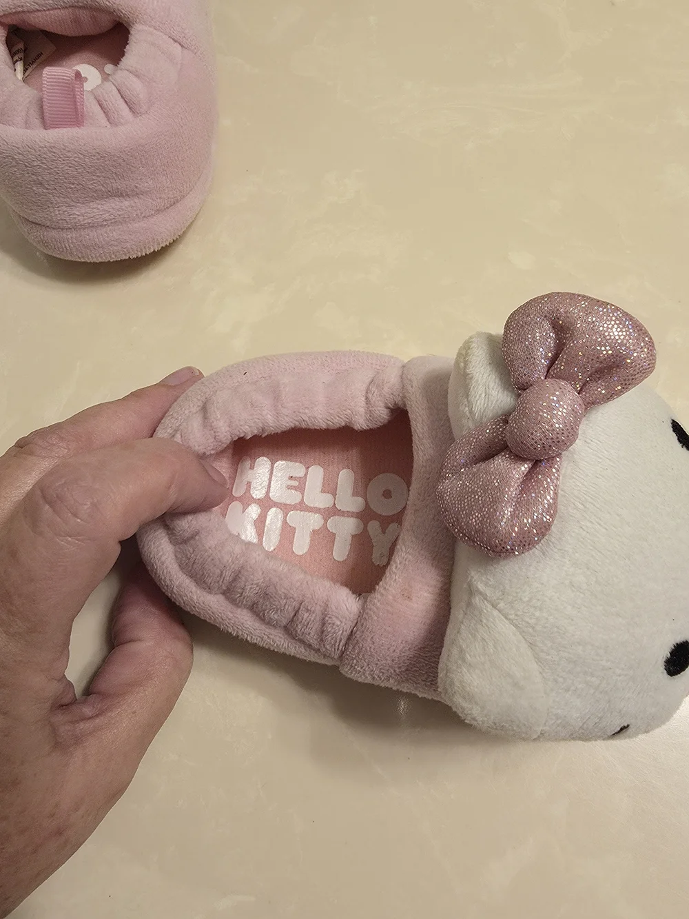 Hello Kitty Pink Plush Slippers with Glitter Bows Size 5/6 (Small)